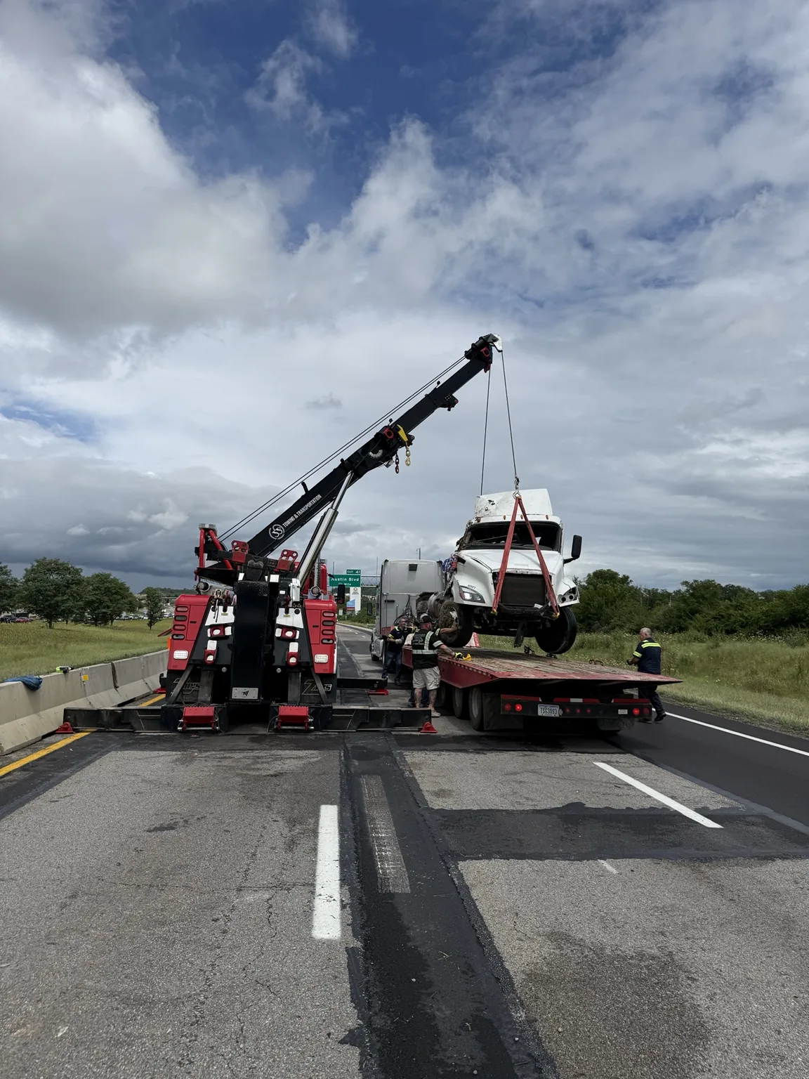 JJ’s rotator handling a roadside recovery